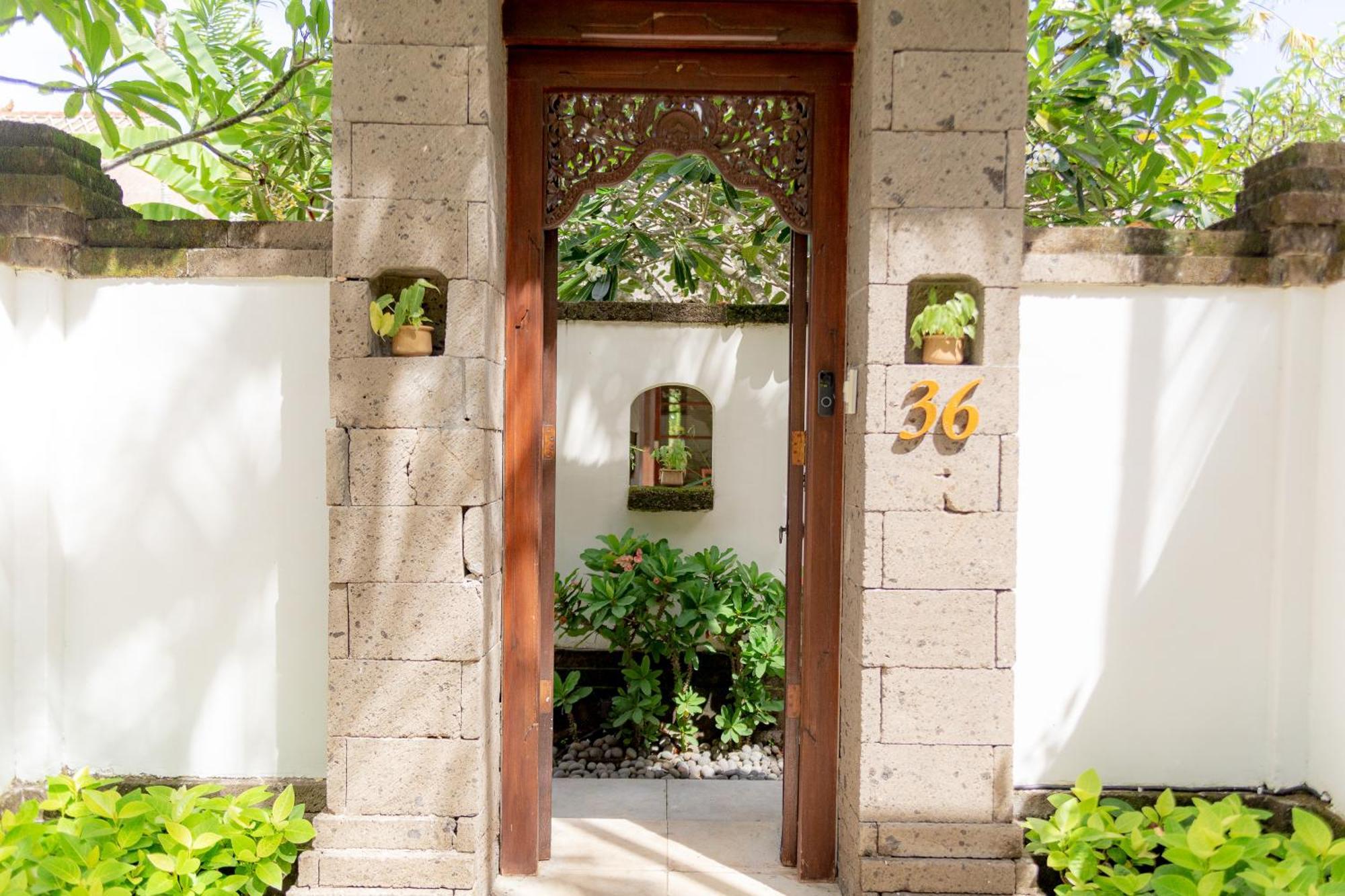 Villa Dorado - Steps From Jimbaran Beach Buitenkant foto